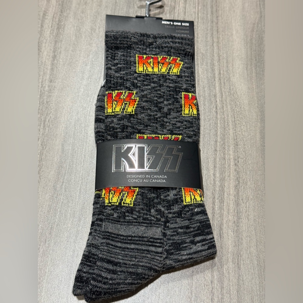 Kiss Men's Charcoal and Red Graphic Socks